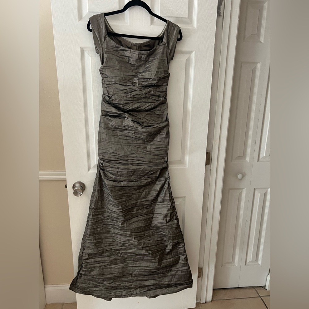 ALEX EVENINGS FORMAL DRESS OFF THE SHOULDER GOWN